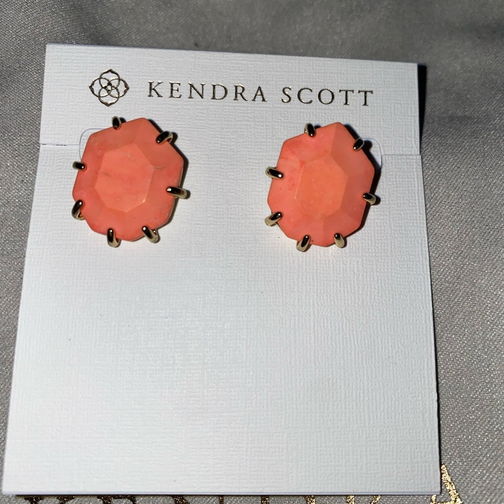 Kendra Scott Coral Morgan Earrings